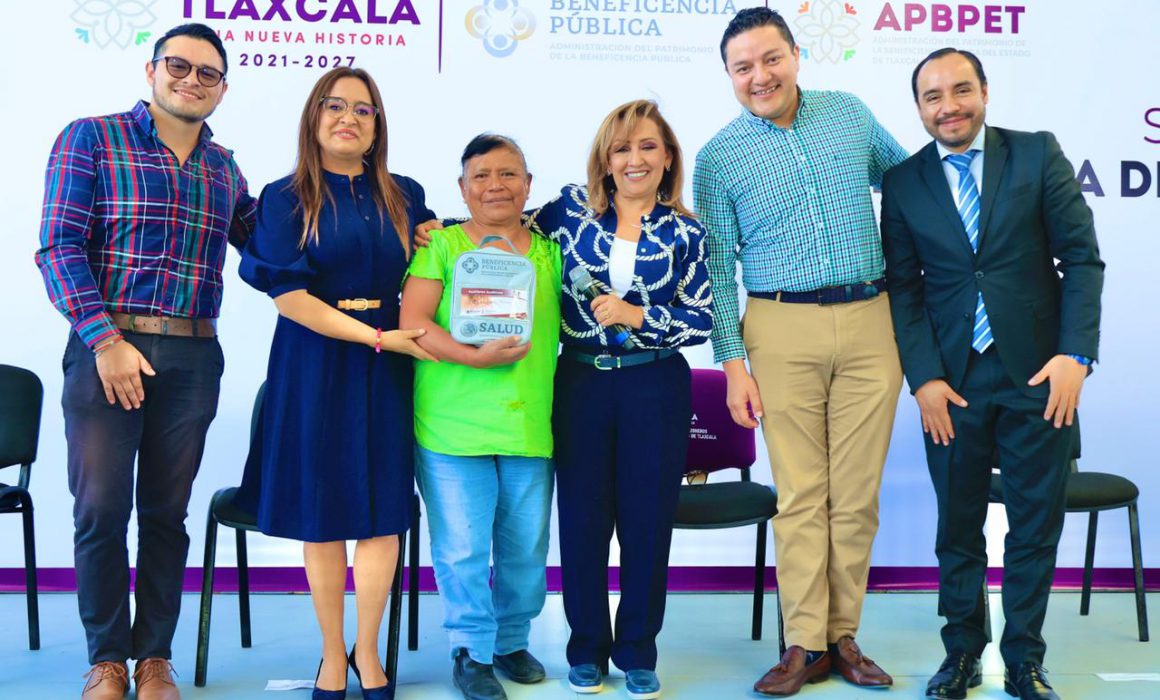Encabeza Lorena Cuéllar segunda jornada de entrega de auxiliares auditivo