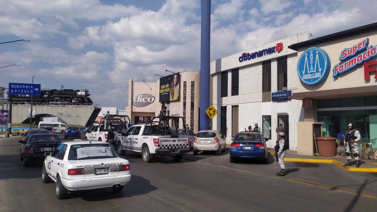 Hieren de bala a un hombre en intento de asalto dentro de un banco, en Apizaco