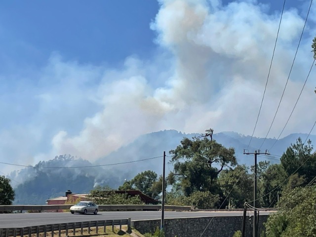 No hay condiciones para sofocar incendio en Zacatlán de forma aérea: Sergio Céspedes
