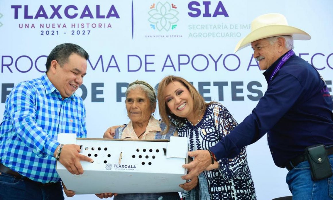 Entrega Lorena Cuéllar primeros apoyos del PAEF 2023