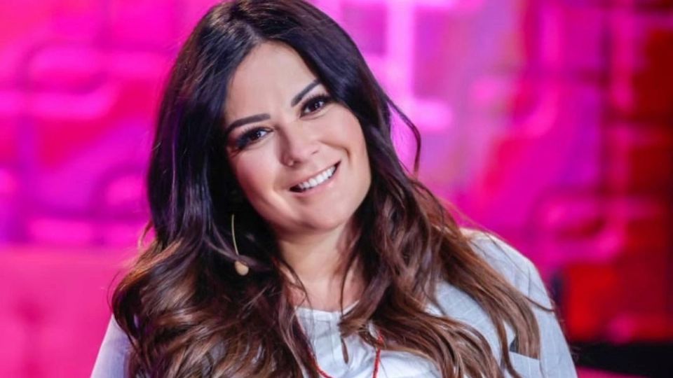 Mariana Echeverría llega al programa Hoy y es presentada como "nueva" conductora