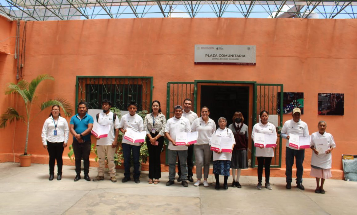 Entrega ITEA 44 certificados oficiales de primaria y secundaria