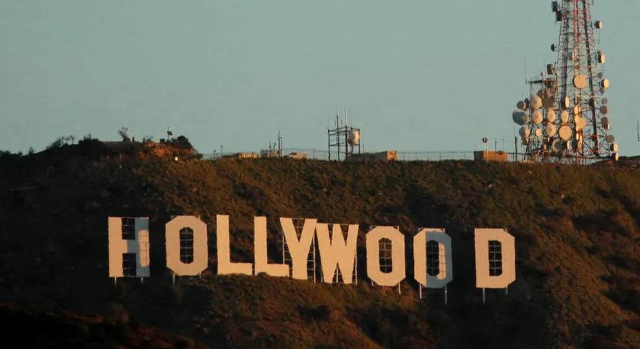 Actores se alistan para unirse a huelga con guionistas en Hollywood
