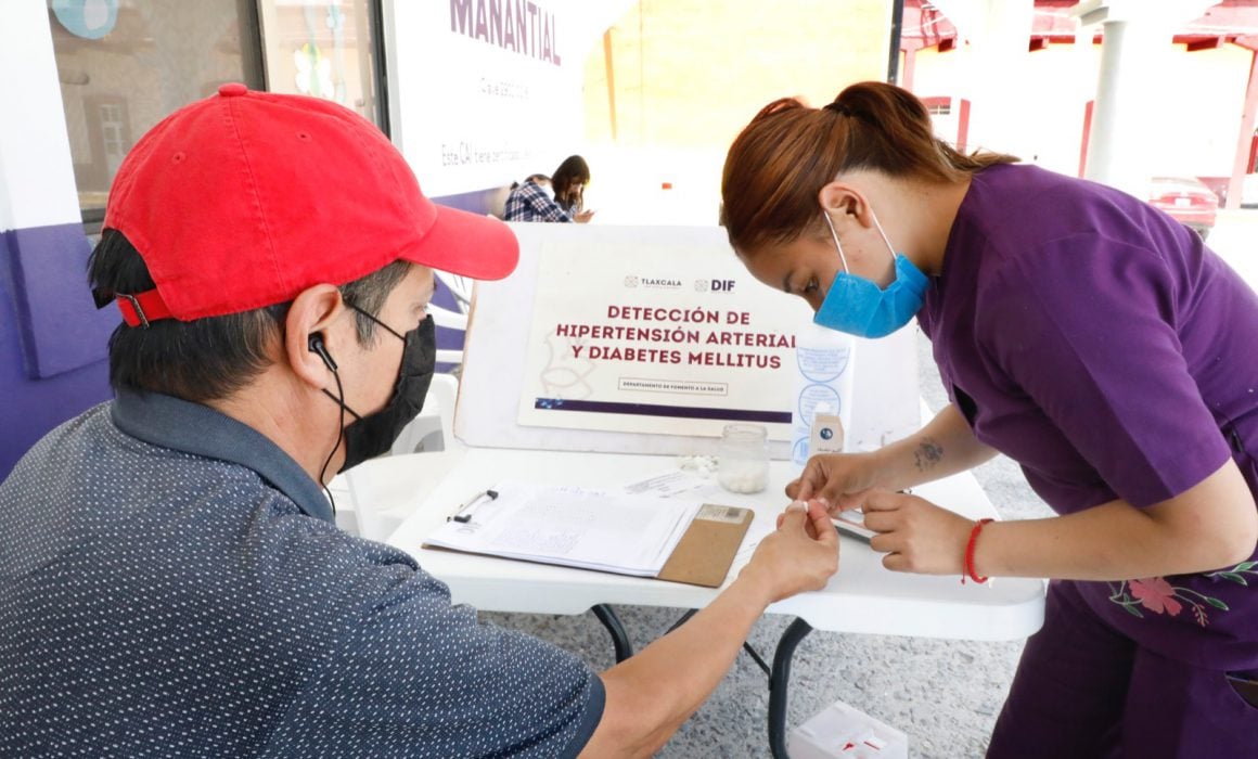 Unidades médicas móviles del SEDIF recorren 52 municipios