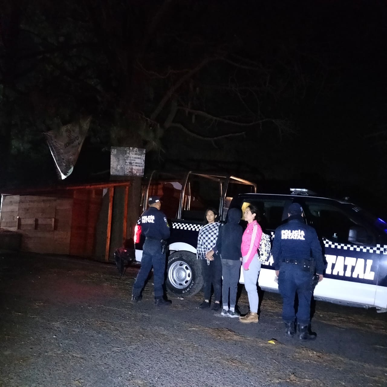 Rescata Policía de Montaña a dos mujeres y un menor poblanos extraviados en la Malinche