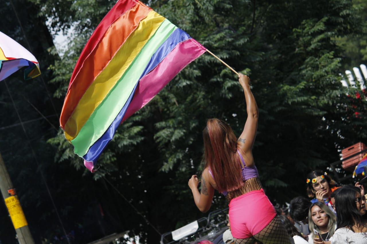 Tlaxcala se pinta de arcoiris: marchan por reconocimiento de comunidad LGBT+
