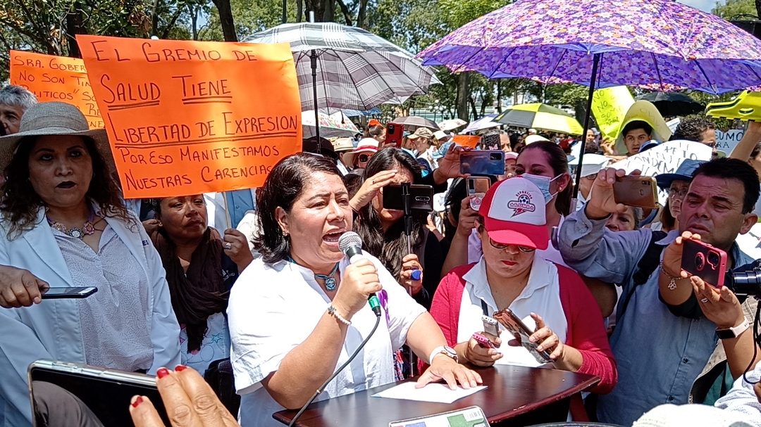 Sector salud vuelve a las calles por falta de insumos y medicamentos, exigen renuncia de secretario 
