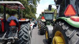 Entregan maquinaria y equipo a 8 mil campesinos, con inversión de 89 mdp