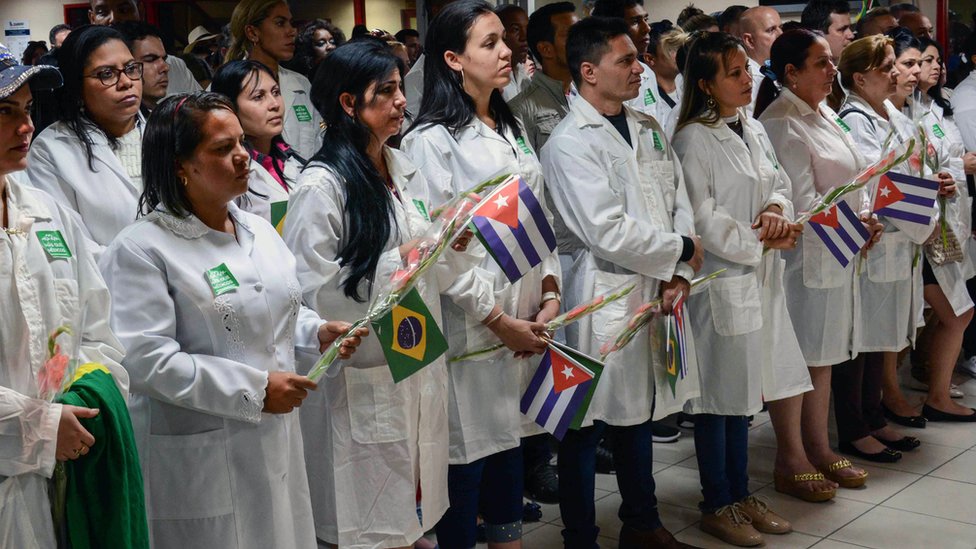 Busca SNTSA expulsar a médicos cubanos en Tlaxcala