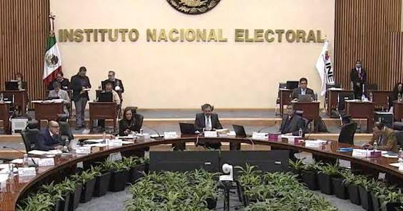 Se mantienen tlaxcaltecas en proceso de selección del INE