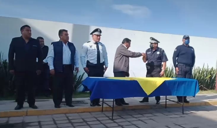 Entrega Gerardo Sánchez constancias de formación inicial de prospectos a policías en Coronango