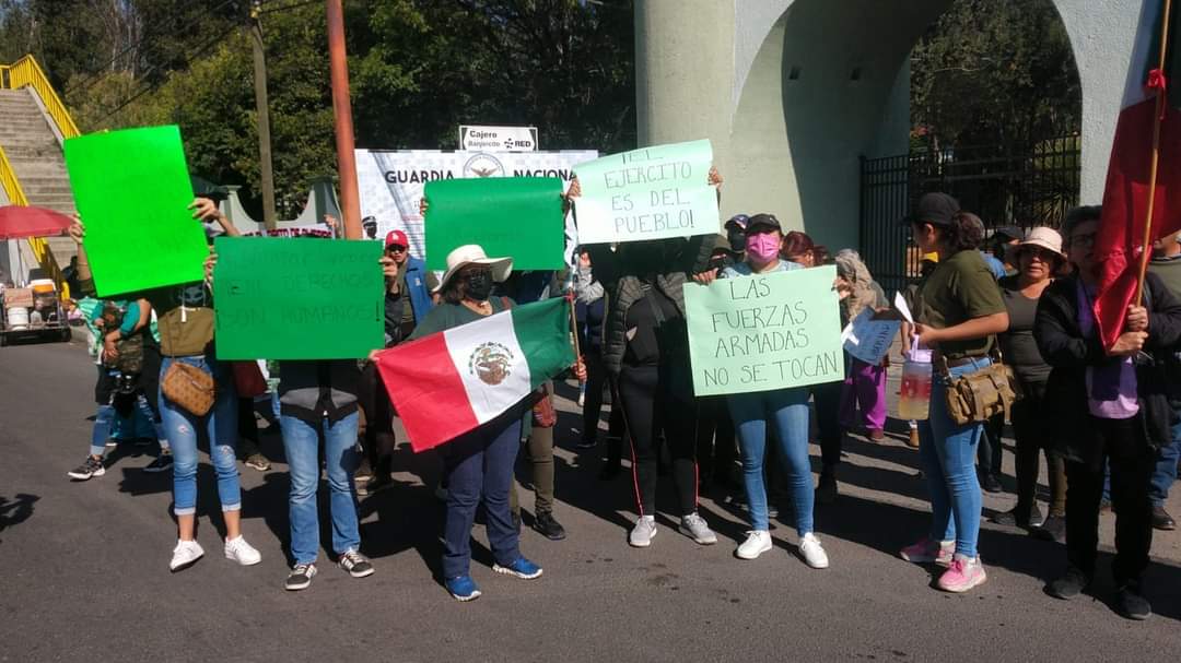  En Tlaxcala, se suman a manifestación en apoyo a militares