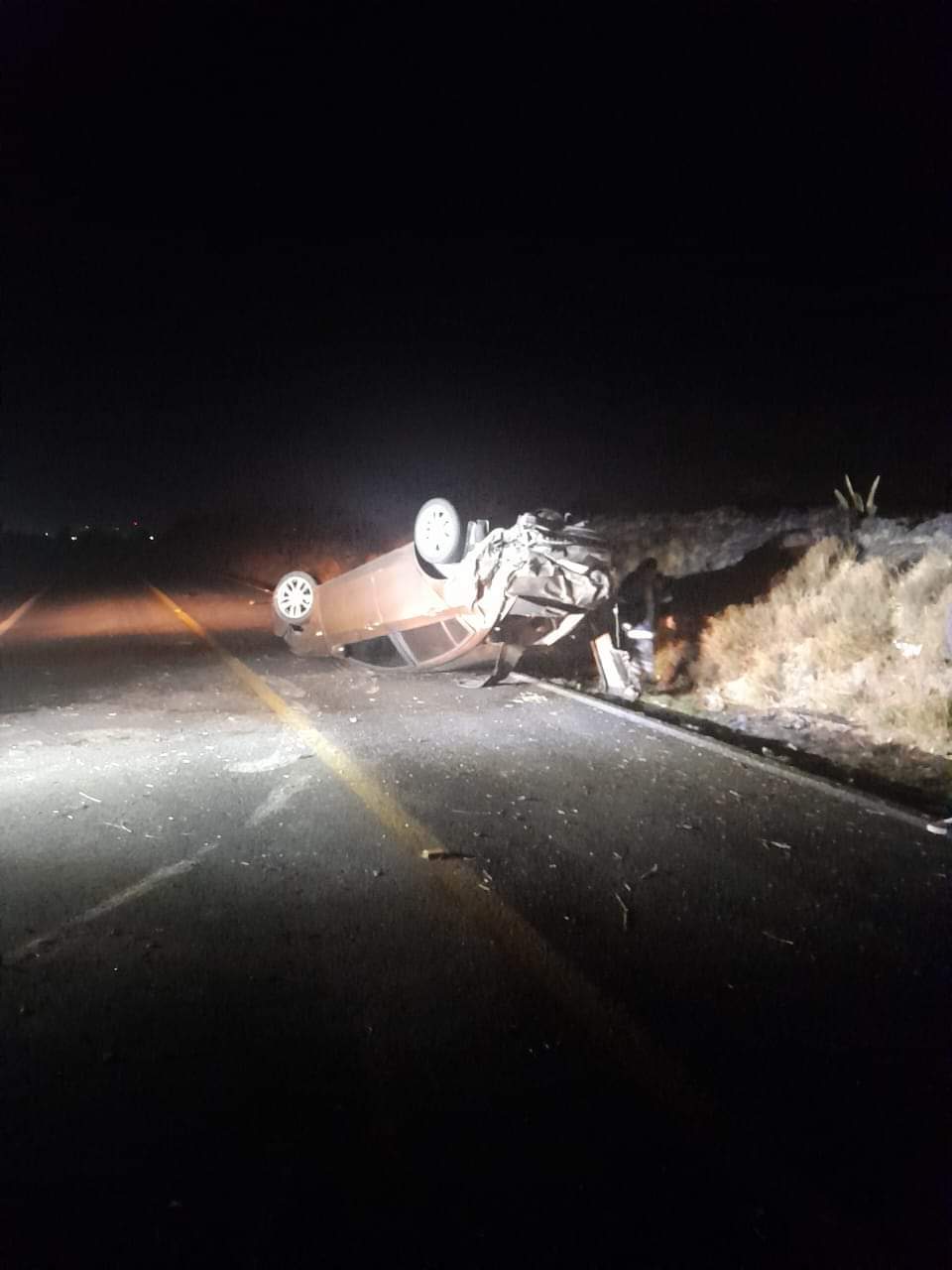 Un lesionado tras volcadura de coche en Calpulalpan 