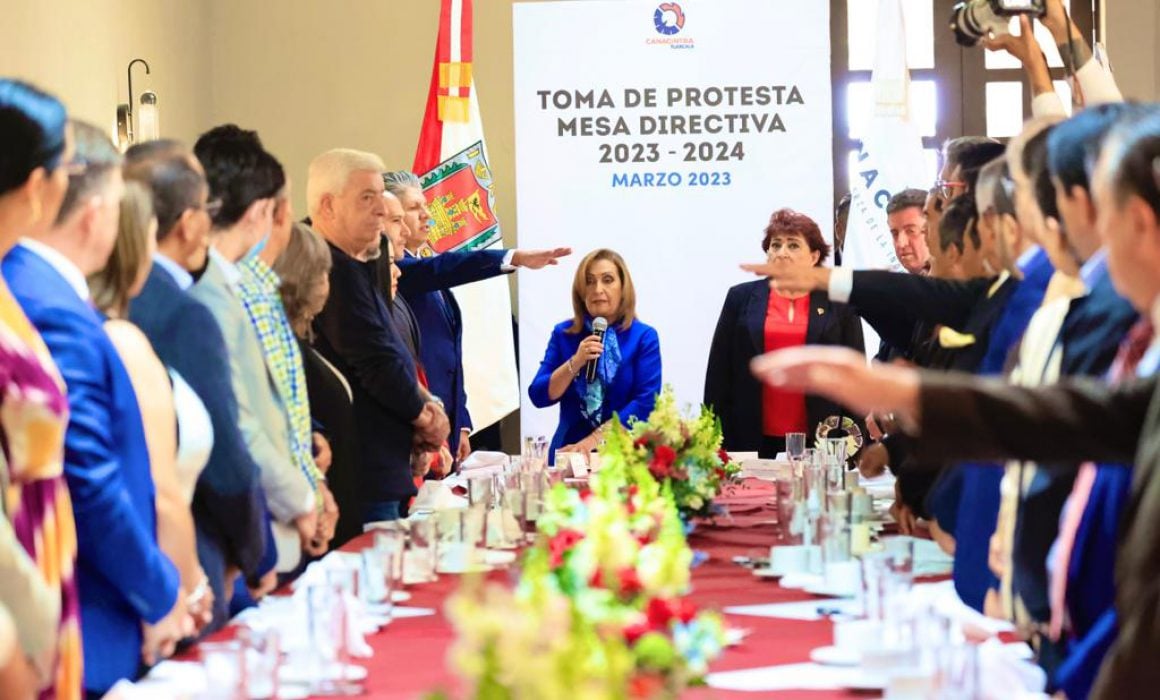 Encabezó Lorena Cuéllar toma de protesta de Canacintra Tlaxcala