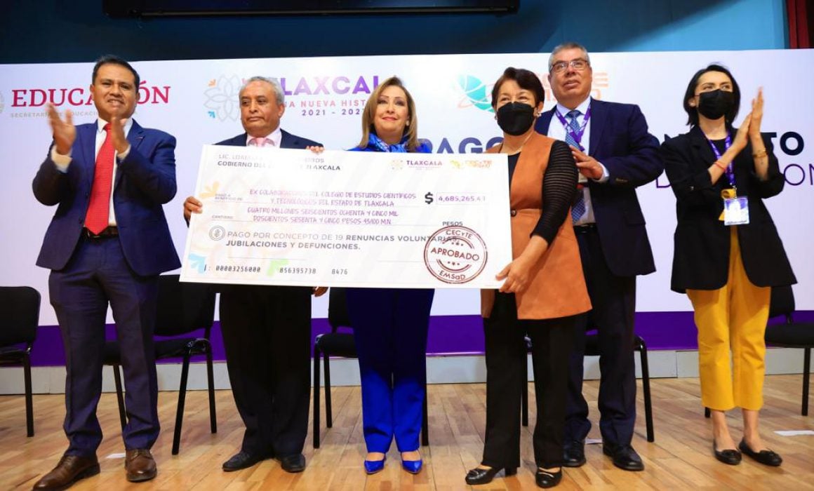 Reciben pagos extrabajadores y familiares de personal fallecido del Cecyte