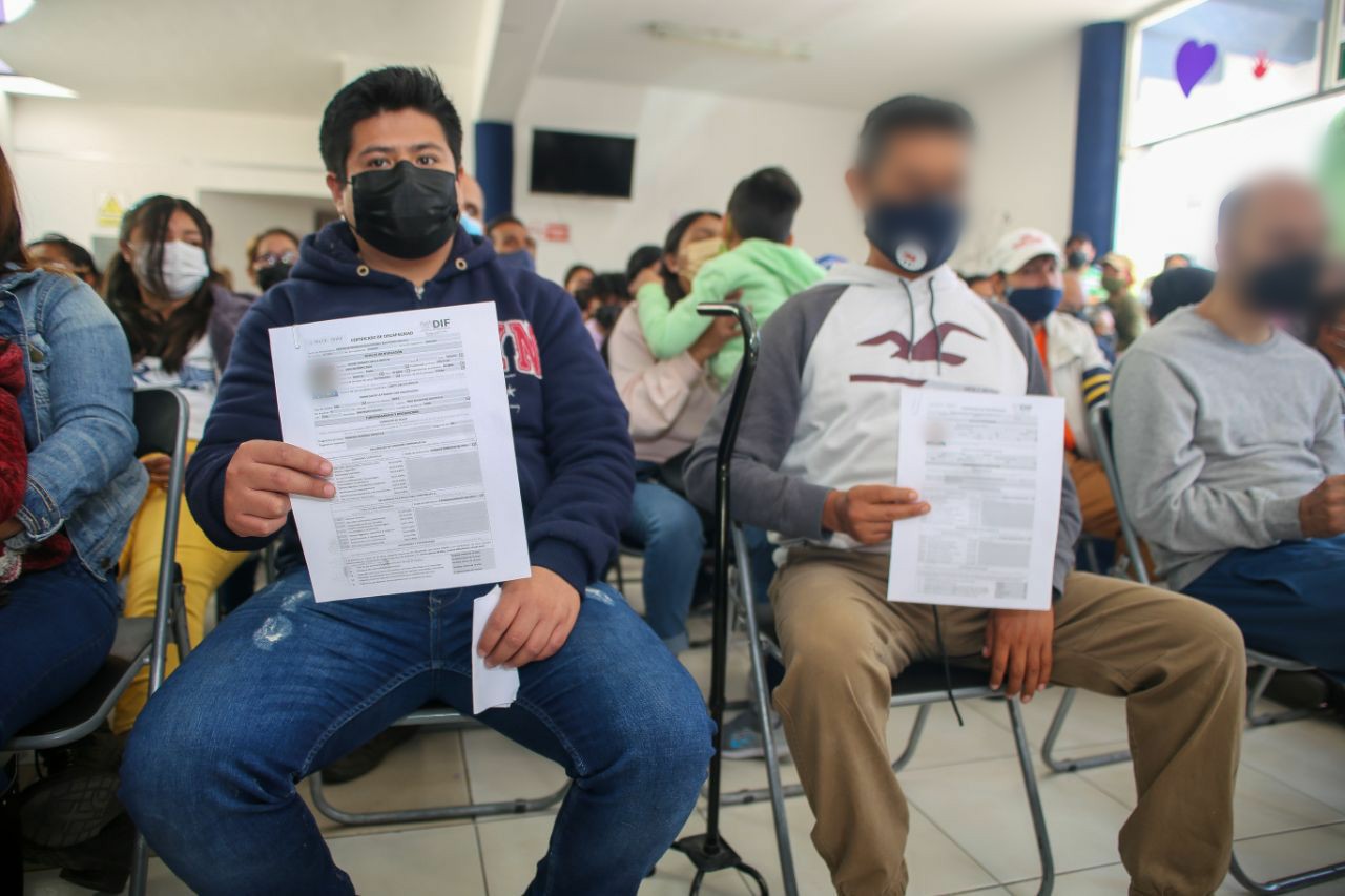 Por primera vez cholultecas reciben certificados de discapacidad, gracias al DIF Cholula