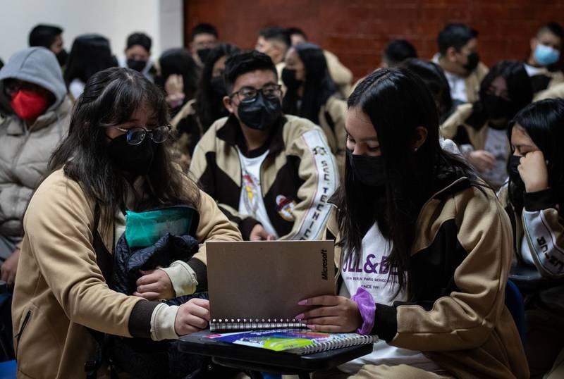 Discriminan a Paola en Oaxaca: le niegan acceso a su escuela por usar pantalón