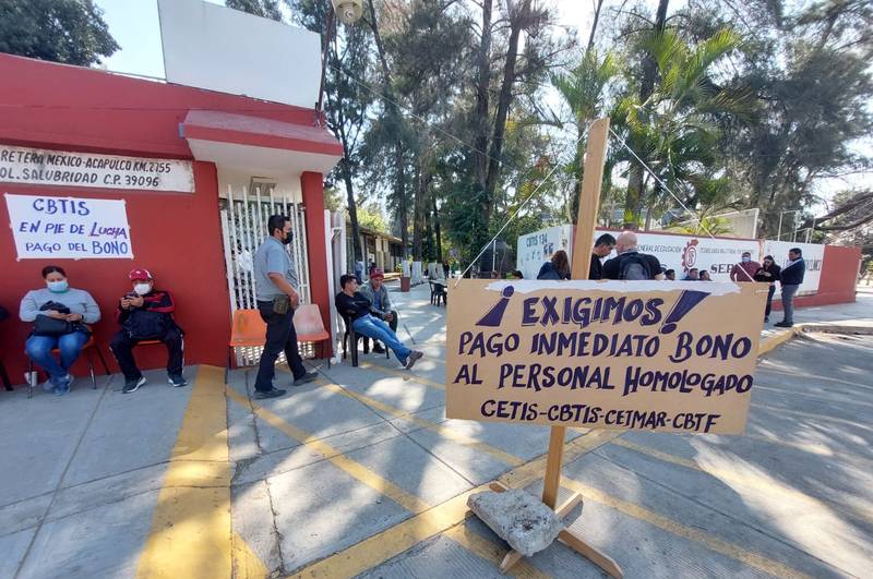 Inician paro laboral 52 planteles de Educación Media Superior en Guerrero; afectan a 34 mil estudiantes