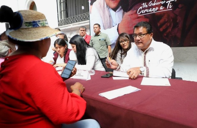 Titular de Gobernación se desmarca de espectaculares con su imagen