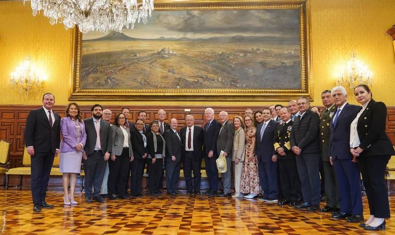 AMLO se reúne con congresistas de EU; abordan tráfico de fentanilo