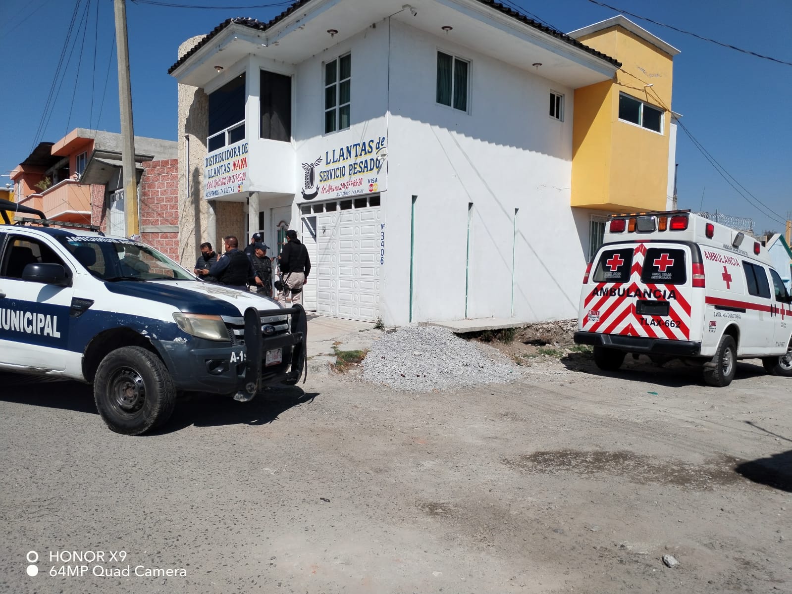 Atracan negocio de llantas en Apizaco y se apoderan de más de 100 mil pesos