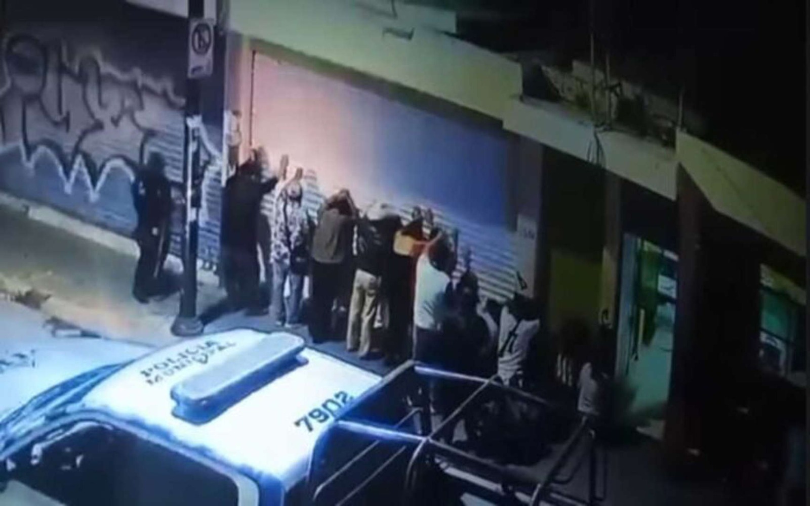 Policías golpean a clientes de un bar sin razón en Celaya