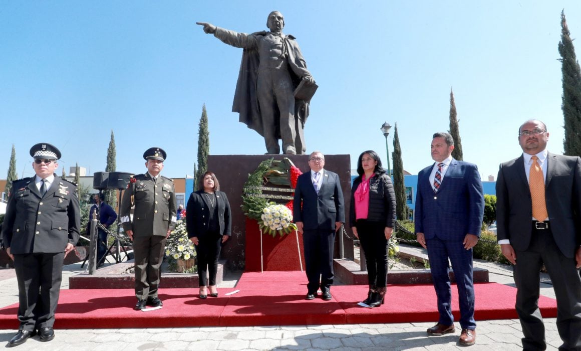 Conmemoran 217 aniversario del natalicio de Benito Juárez García