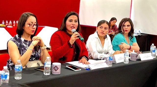 Destaca regidora Berenice Porquillo sororidad activa, en foro de Participación Política de Mujeres en Puebla