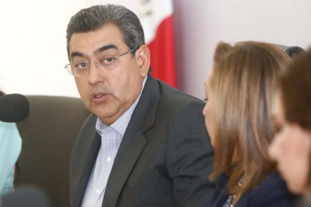 Van cerca de 100 multas contra empresas textileras por contaminación del Atoyac