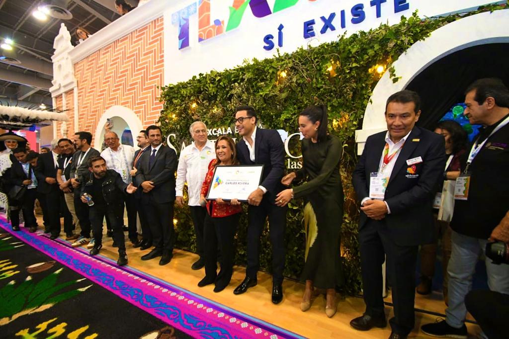 Inauguró gobernadora Lorena Cuéllar stand de Tlaxcala en tianguis turístico 2023