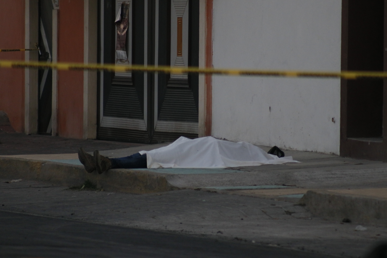 Ejecutan a hombre tras certero ataque a balazos, en Nativitas 