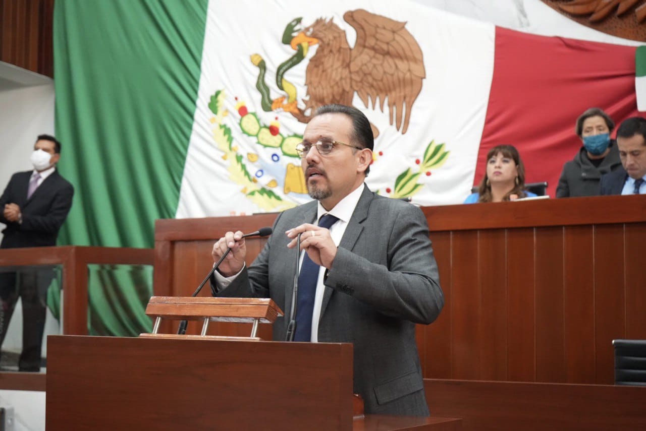 Duda diputado perredista sobre proyecto de Autotrén