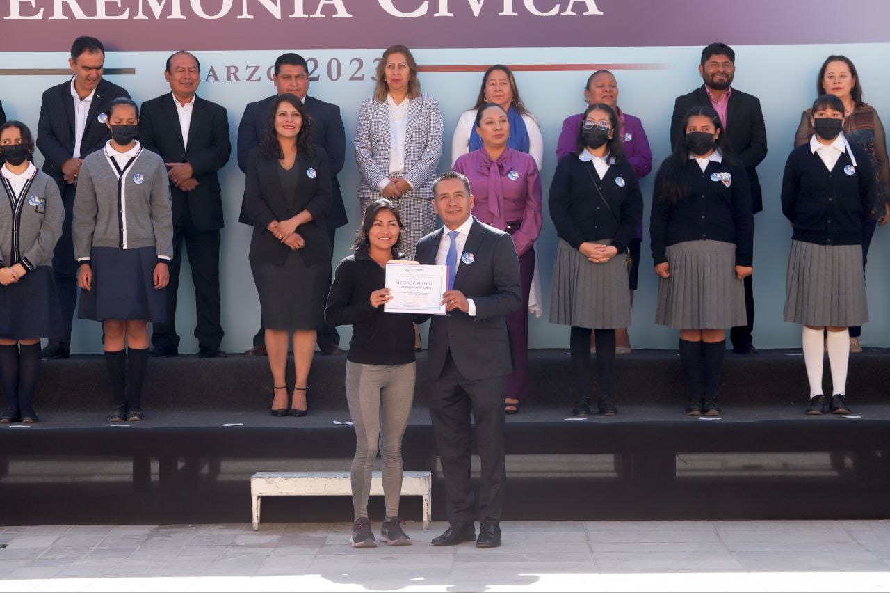 Encabeza Mundo Tlatehui Ceremonia Cívica de marzo 