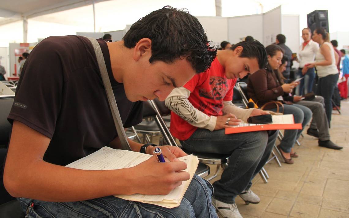 Jóvenes de Puebla enfrentan dificultades para encontrar trabajo formal