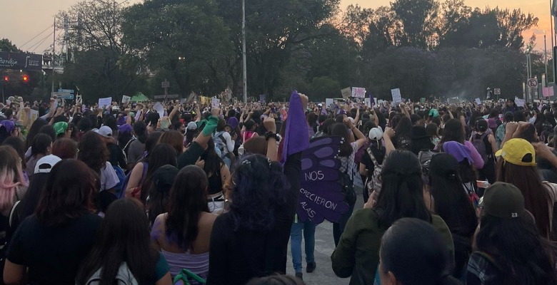 Mujeres de Puebla marchan para exigir aborto legal y una vida libre de violencia