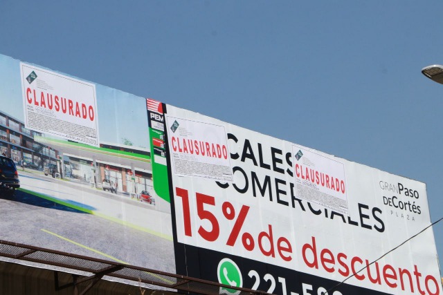 Medio Ambiente clausura 11 anuncios espectaculares que carecían de permisos