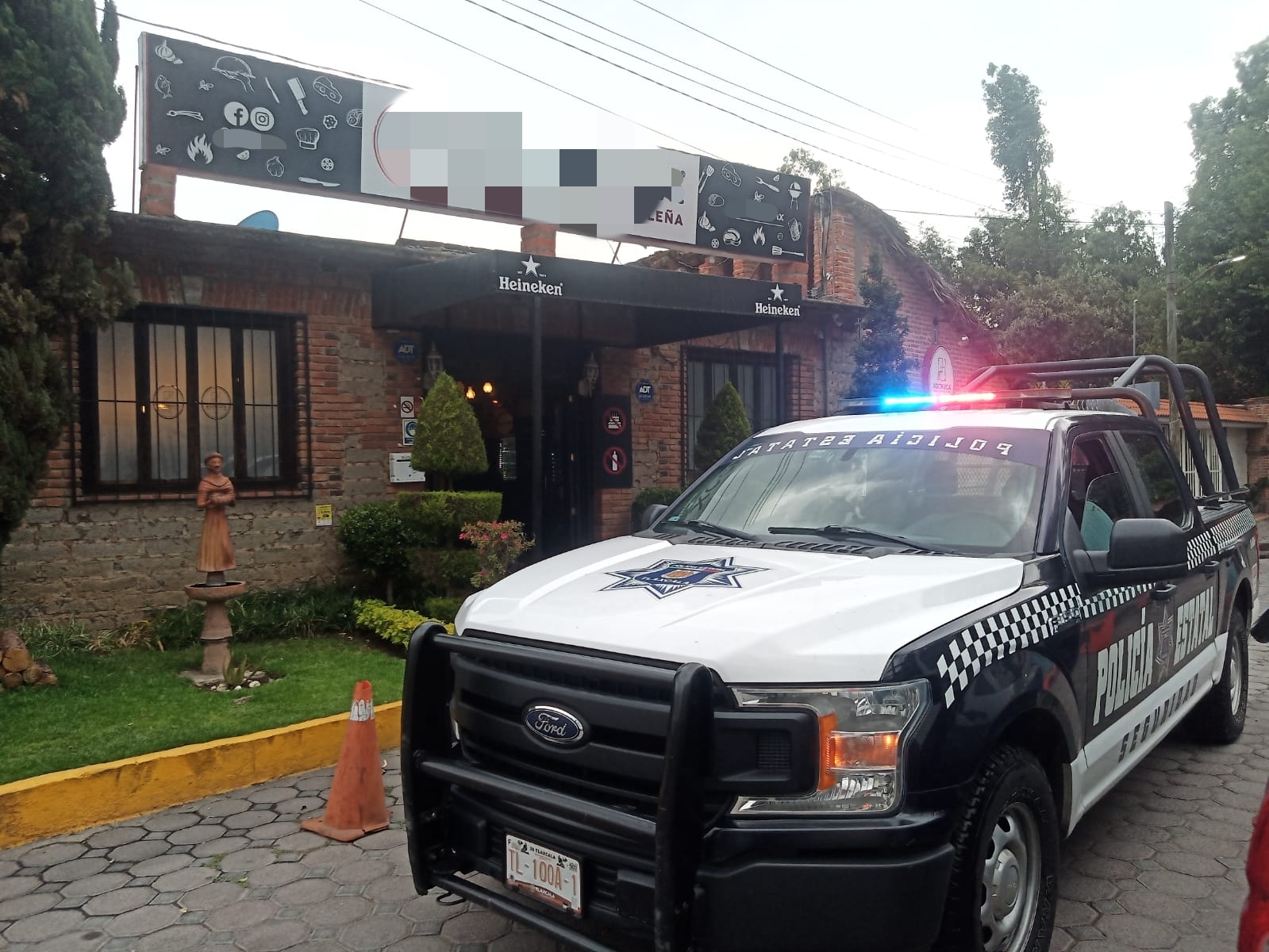 Asaltan a comensales antes de entrar a restaurante, en Chiautempan 