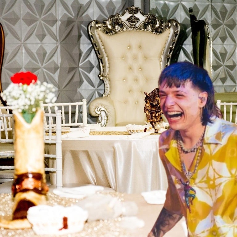 "¡Te vamos a dar carnitas!" Joven invita a  Peso Pluma a su fiesta de XV años