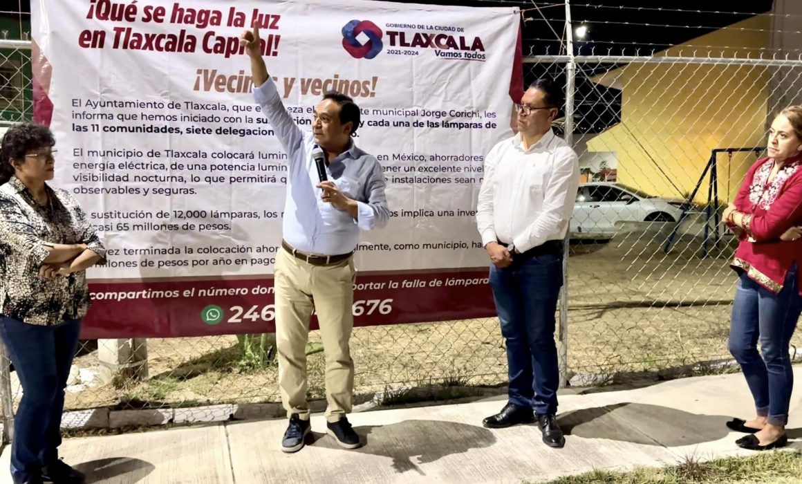 Sustituye Ayuntamiento de Tlaxcala luminarias y cableado deteriorado