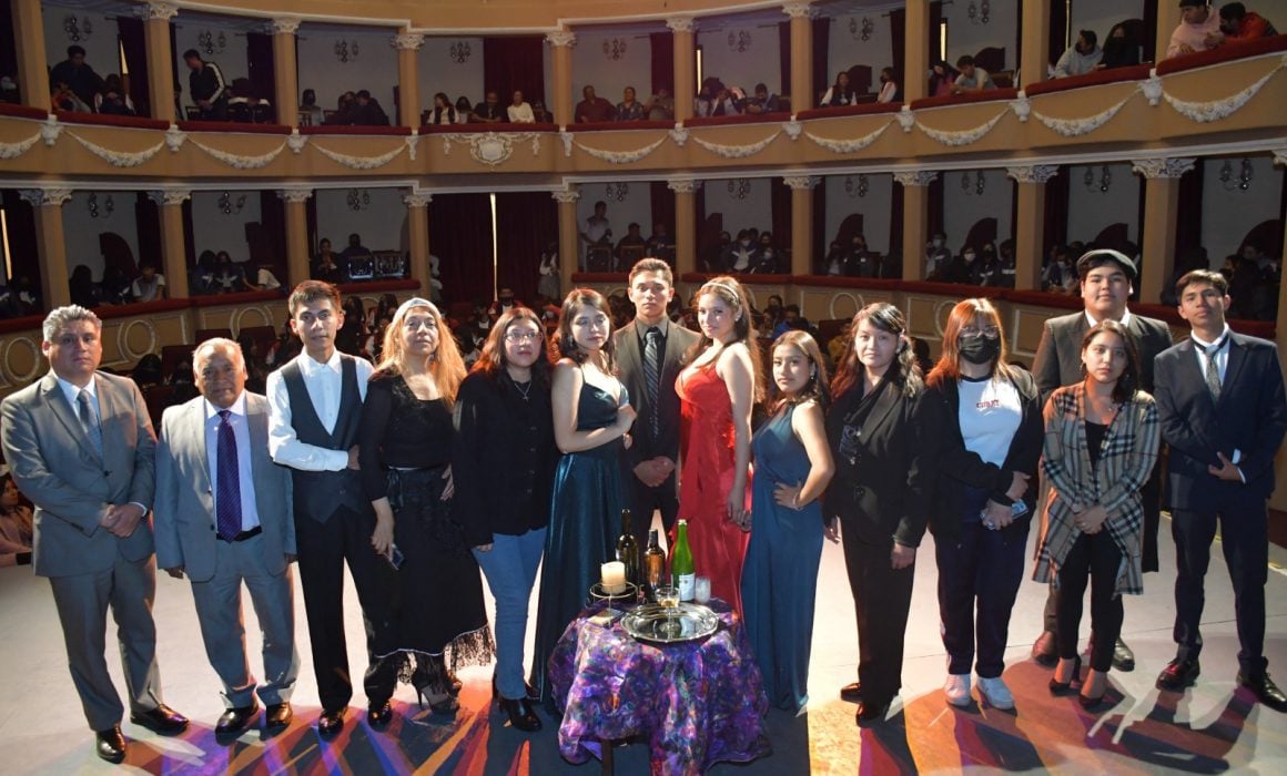 Presentó Cobat puesta en escena ganadora en el teatro Xicohténcatl