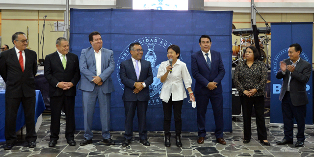 Rectora de la BUAP reconoce la labor docente en el Día del Maestro