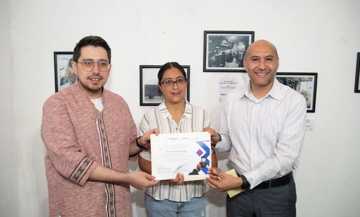 Premian a ganadores del concurso fotográfico El Trabajo