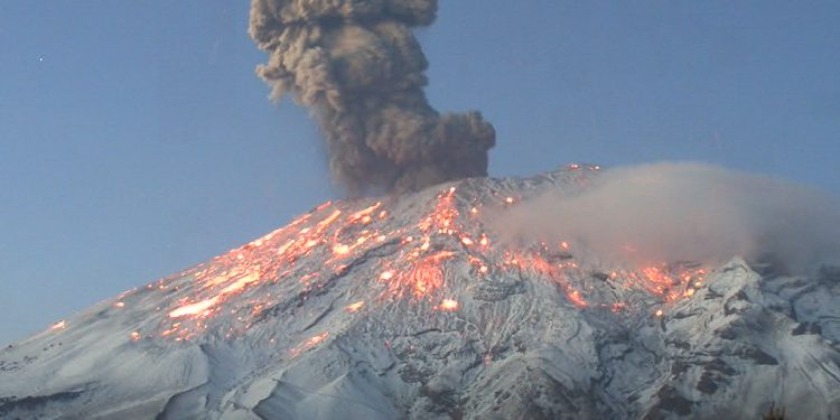 Recomiendan uso de cubrebocas en 16 municipios de Puebla por actividad del volcán Popocatépetl