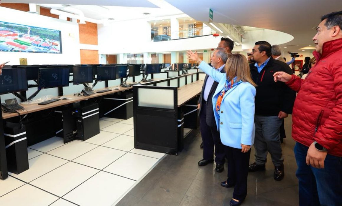 Recorre Gobernadora y autoridades de seguridad las instalaciones del C5i