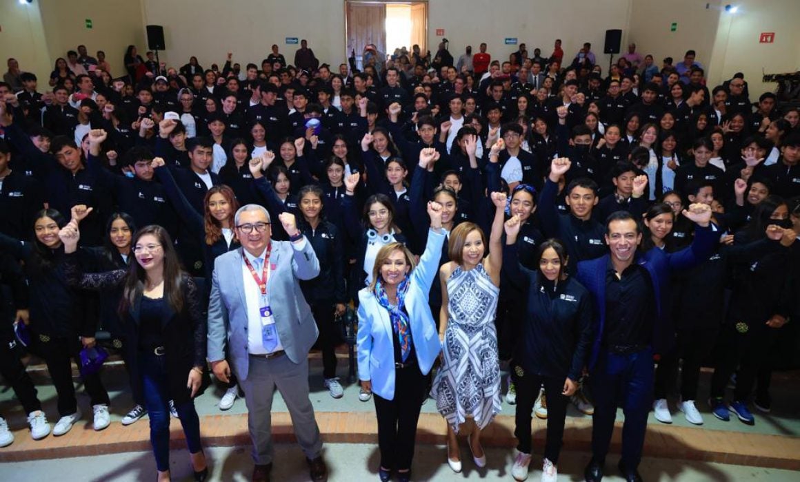 Abanderó Lorena Cuéllar a delegación tlaxcalteca rumbo Nacionales Conade