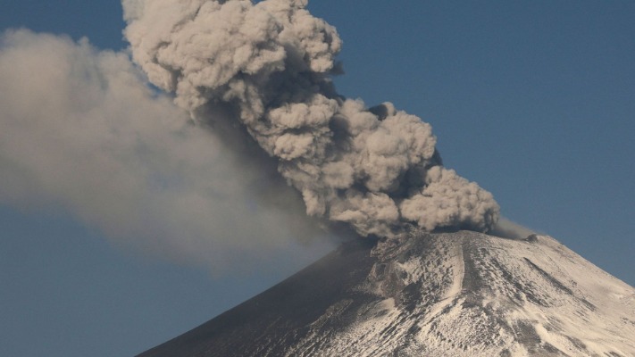 Por ceniza del Popocatépetl Puebla retomará clases a distancia