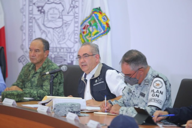 Suman 195 personas con padecimientos por ceniza del volcán