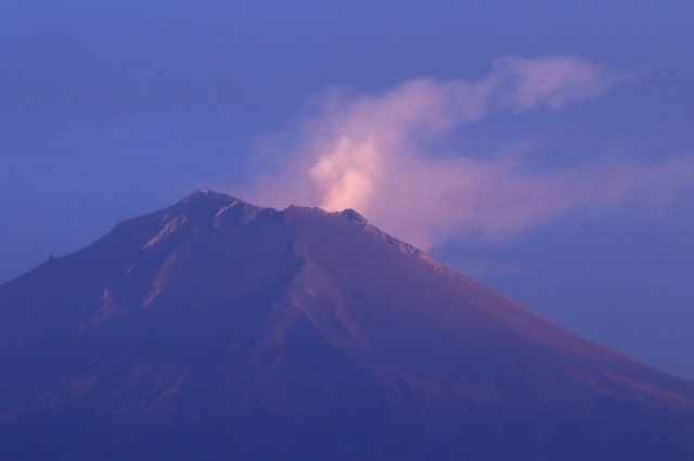Secretaría Marina hará sobrevuelos al Popocatépetl para verificar formación de domos