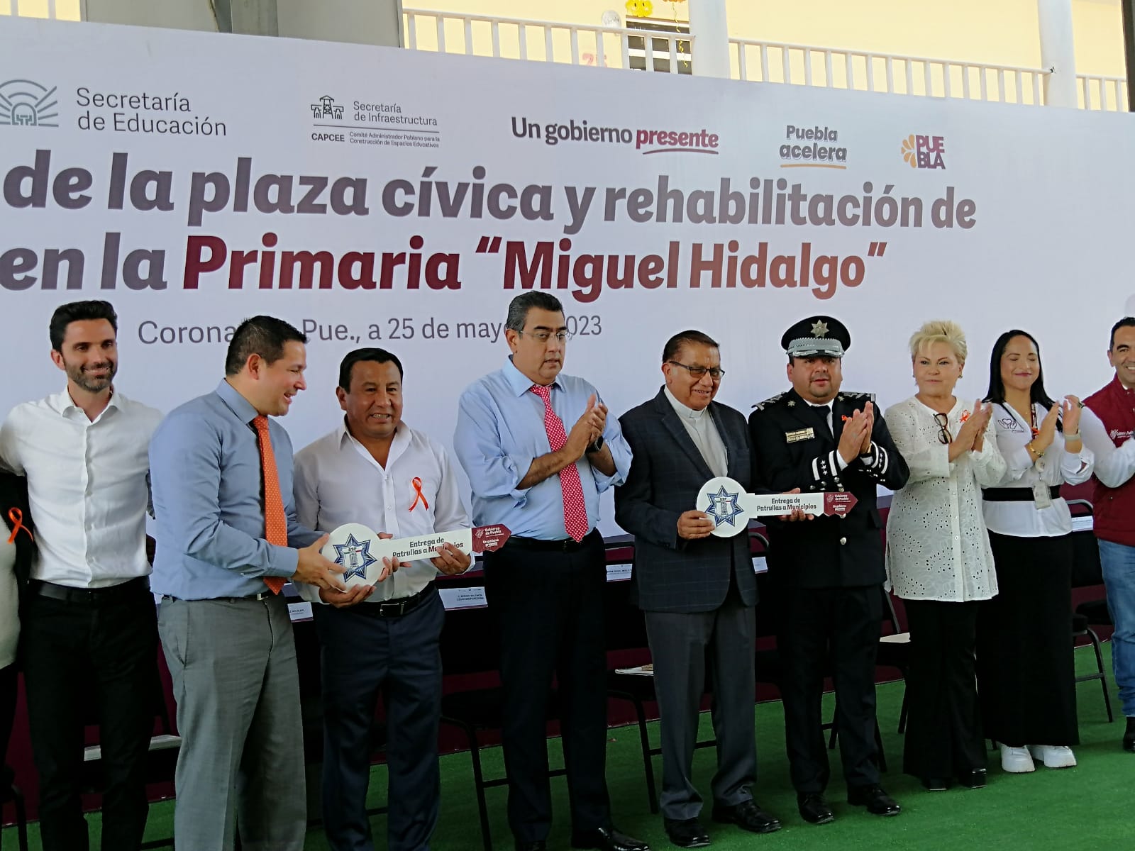 Obras y apoyos sociales a coronanguenses de manos de los gobiernos estatal y municipal