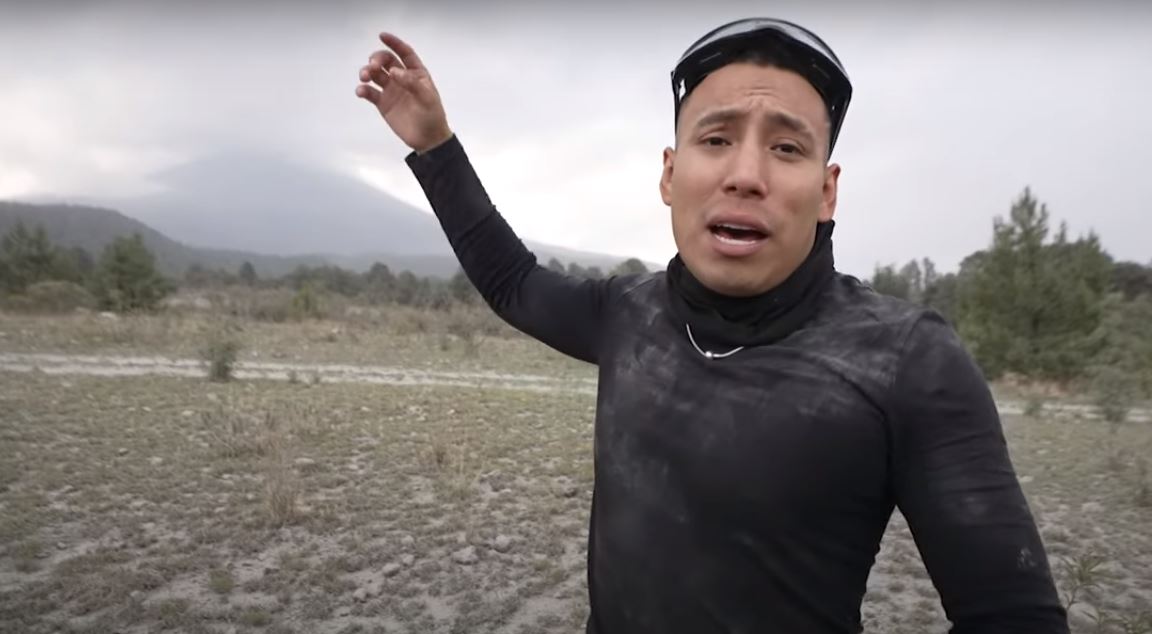 Redes critican al youtuber "Yulay" por subir a las faldas del Popocatépetl (Vídeo)